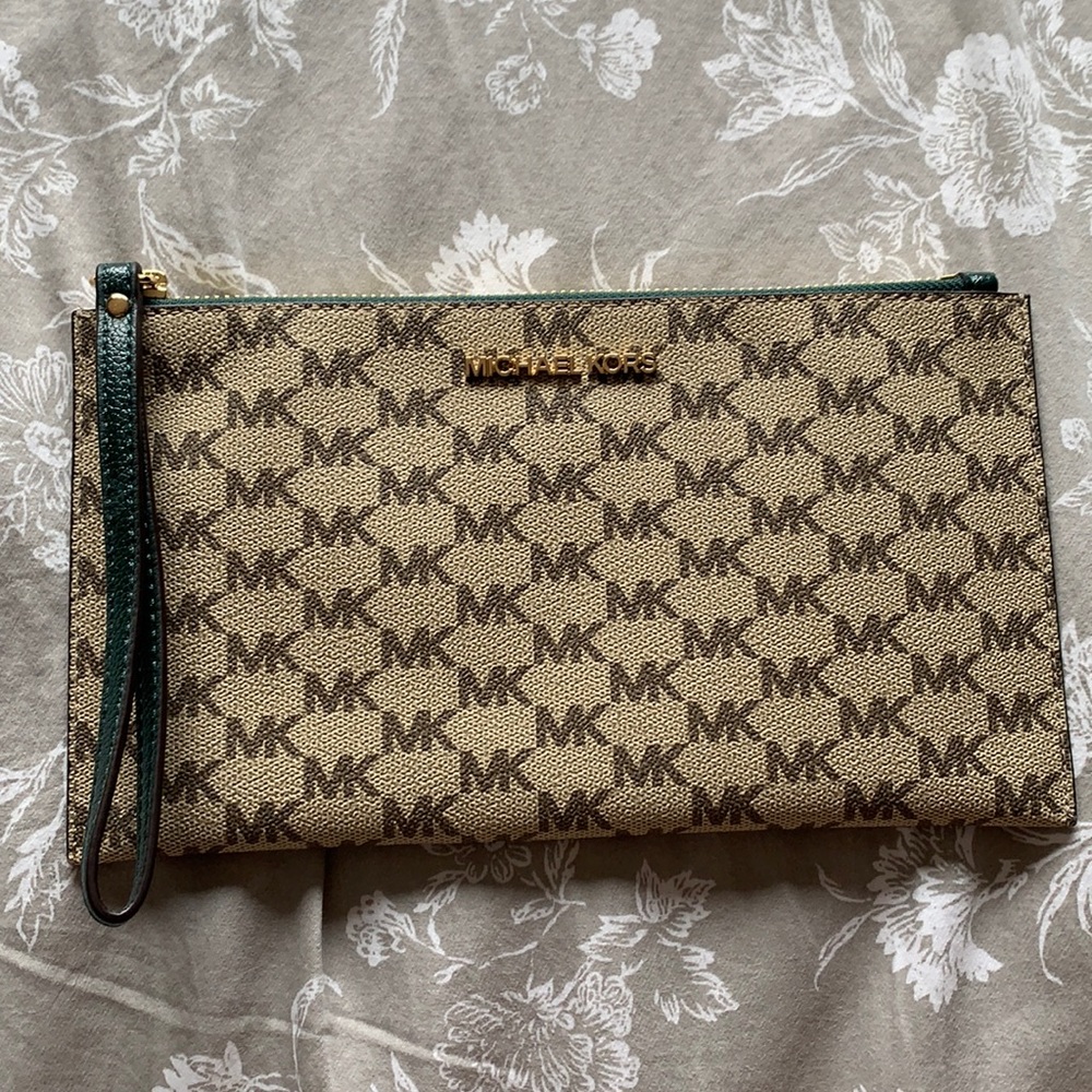 Michael Kors Wristlet